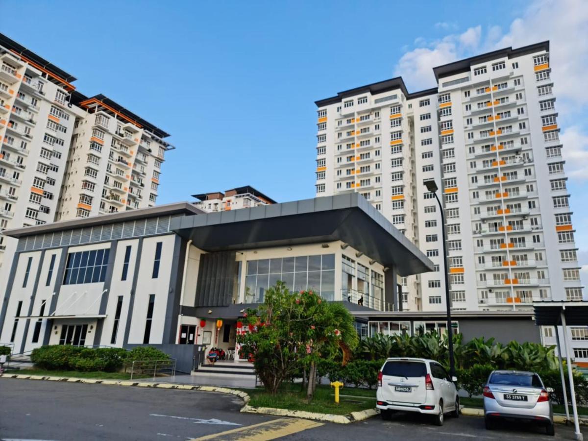 Rhr Deluxe Guesthouse Kinarut Papar Sabah - Pool View Экстерьер фото