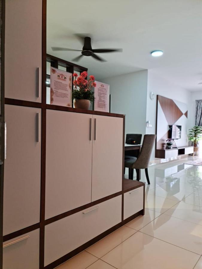 Rhr Deluxe Guesthouse Kinarut Papar Sabah - Pool View Экстерьер фото